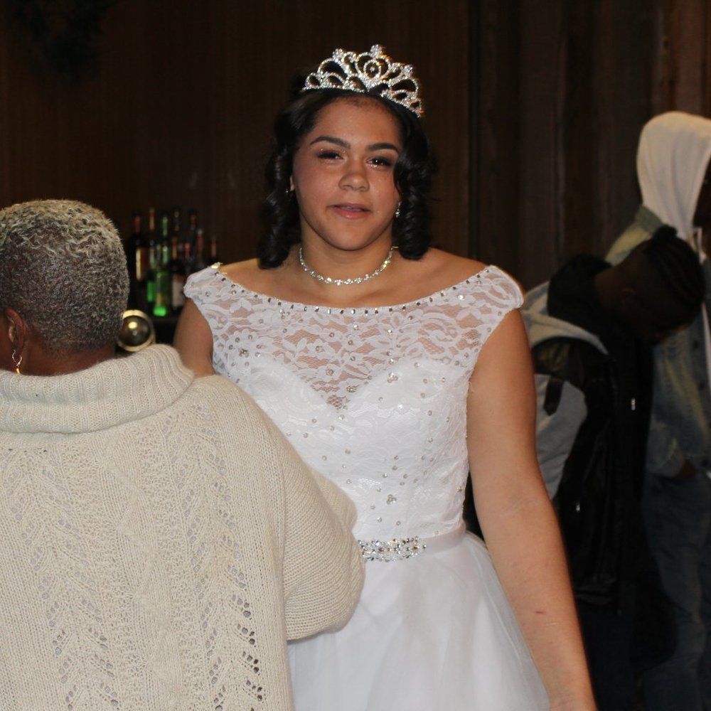 Dress - Picture 3 of 4